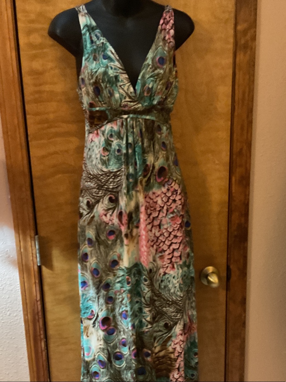 Papillon Blanc Peacock-Print V-Neck Maxi Dress in Teal and Pink